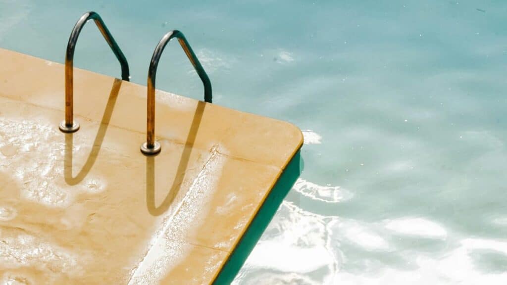 Margelle de piscine : quel matériau choisir